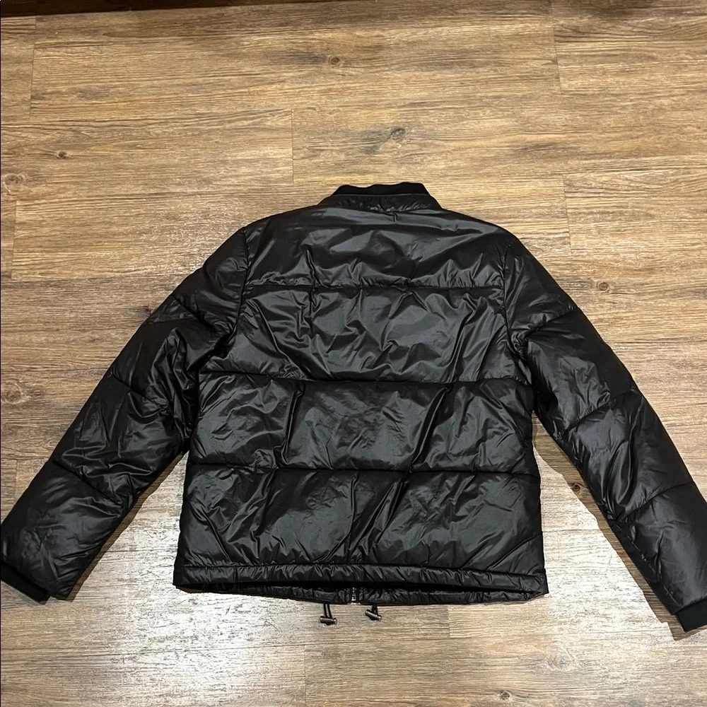 Women’s UGG Black Puffer Jacket - Picture 5 of 5